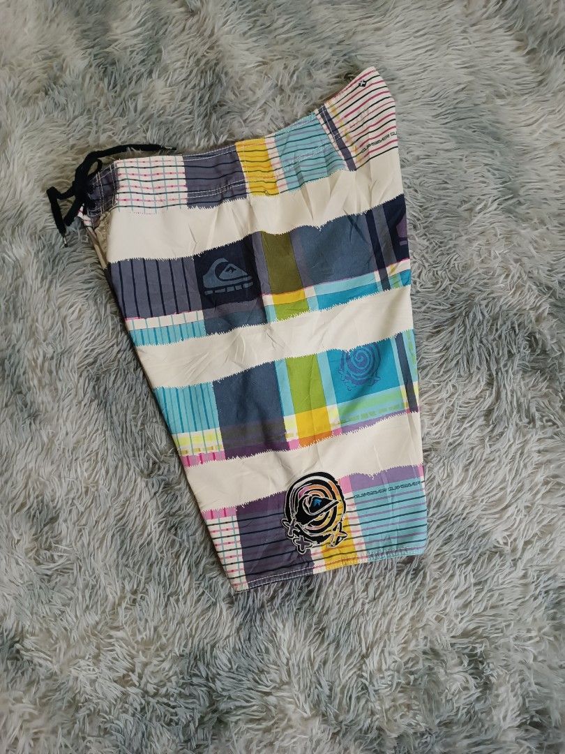 Y2k Quiksilver Boardshort (Category: Swim Trunks & Board Shorts) located in Mandaluyong City. Submitted by retro.199x (Listing ID 1460790317, Image 3). Description: SIZE 34 ON TAG Waist: 34 Length: 22 Thigh: 14.5 Leg Opening: 12.5 GOOD CONDITION.