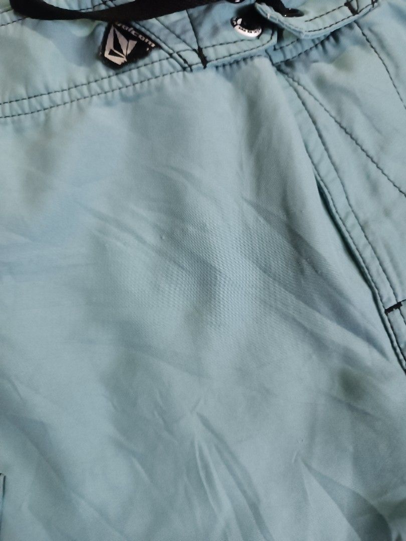 Y2k Volcom Boardshort (Category: Swim Trunks & Board Shorts) located in Mandaluyong City. Submitted by retro.199x (Listing ID 1460789523, Image 3). Description: SIZE 33 ON TAG Waist: 34 Length: 21.5 Thigh: 14 Leg Opening: 12 PRISTINE CONDITION.