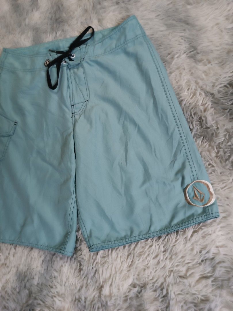 Y2k Volcom Boardshort (Category: Swim Trunks & Board Shorts) located in Mandaluyong City. Submitted by retro.199x (Listing ID 1460789523, Image 2). Description: SIZE 33 ON TAG Waist: 34 Length: 21.5 Thigh: 14 Leg Opening: 12 PRISTINE CONDITION.