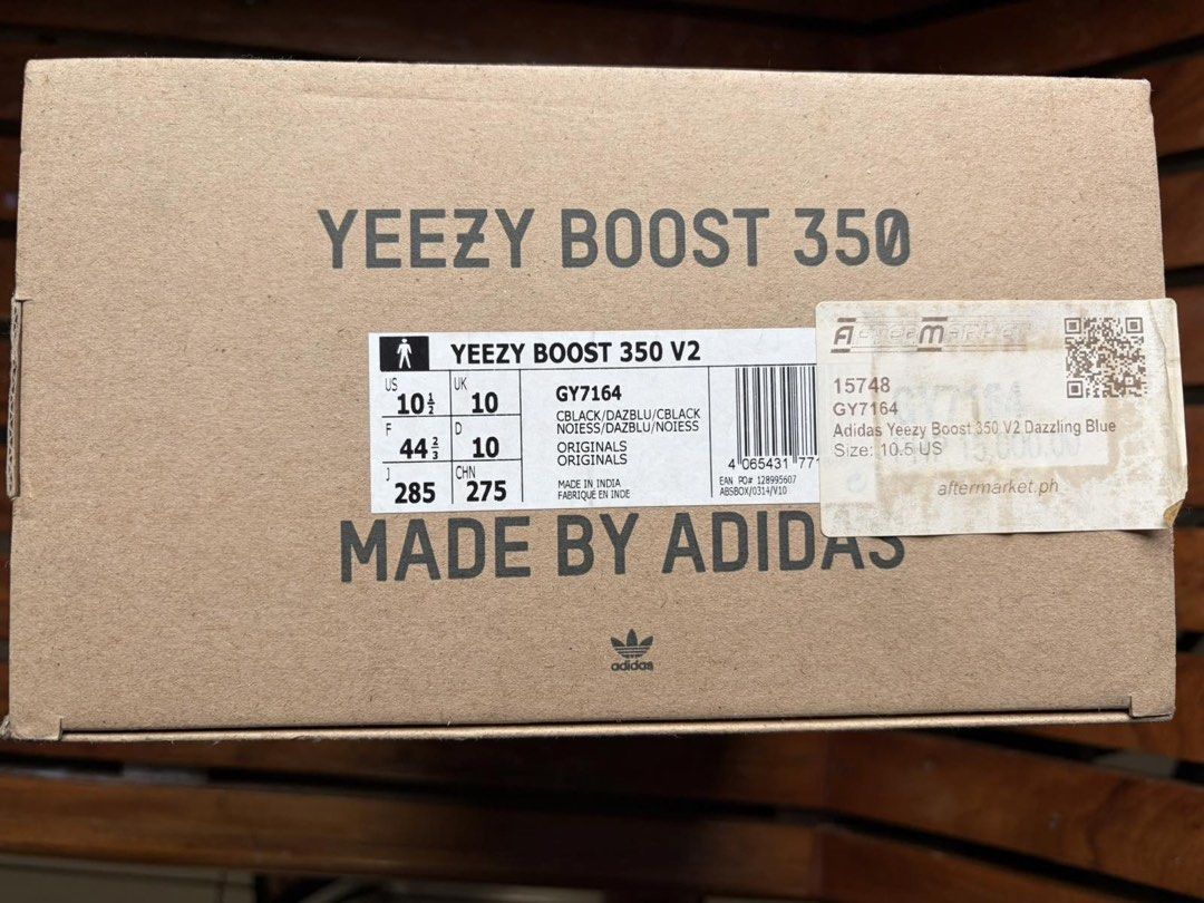 Yeezy boost v2 dazzling blue (Category: Sneakers) located in Quezon City. Submitted by theyellowbasket (Listing ID 1460790839, Image 1). Description: Original bought from after market store rfs: declutter.