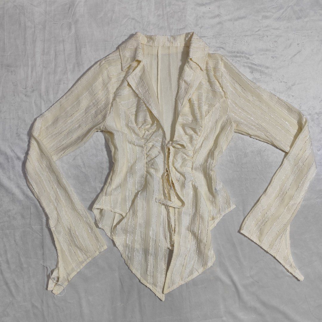 Yellow Fairy Textured Tie-Front Top (Category: Longsleeves) located in Davao. Submitted by withloveshai_ (Listing ID 1460814131, Image 1). Description: .