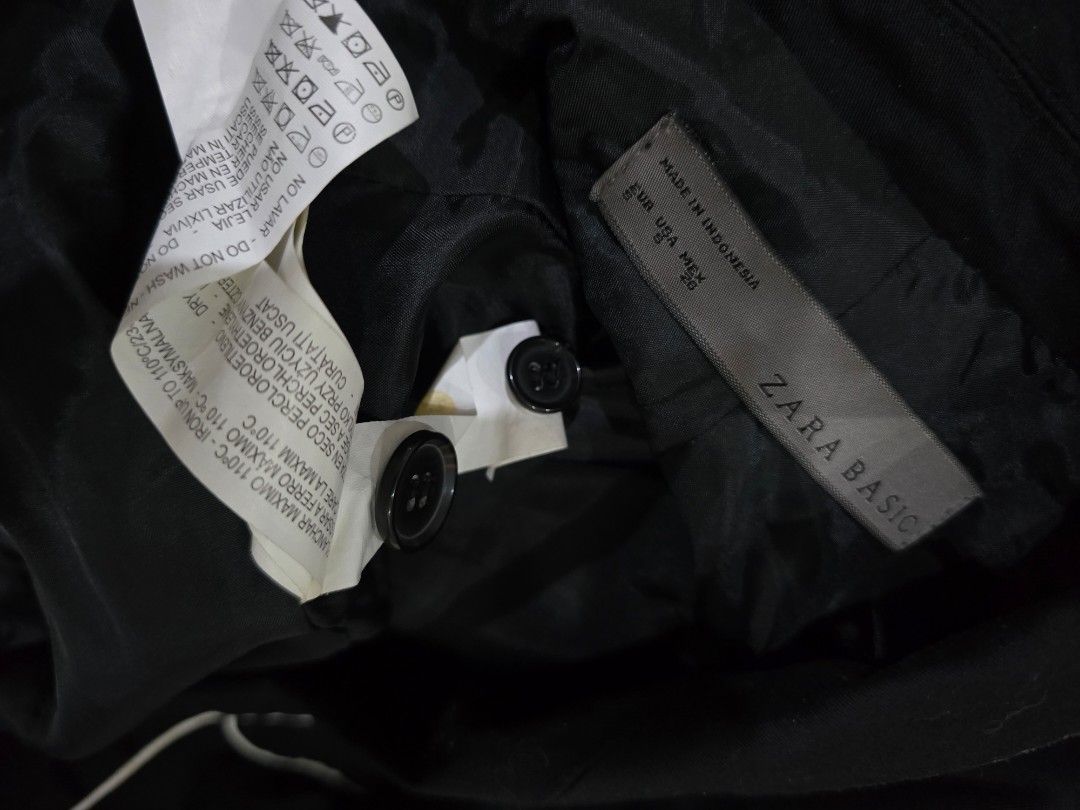 Zara black blazer white pipes (Category: Coats, Jackets and Outerwear) located in Batangas. Submitted by thevanitychamber (Listing ID 1460887536, Image 3). Description: .