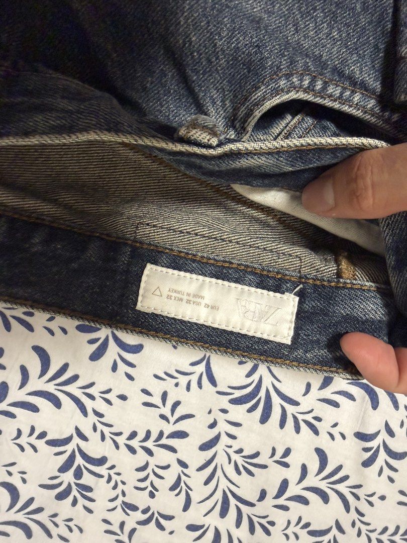 ZARA Blue Denim Jeans (Category: Jeans) located in Manila. Submitted by hatdognablue (Listing ID 1460749060, Image 3). Description: - ZARA Blue Denim Jeans - Straight Leg Fit - Button Fly Closure - Classic Wash with Fading - Made in Turkey - Size: EUR 42 / MEX 32 - Ideal for Everyday Wear - used once Selling for 900.