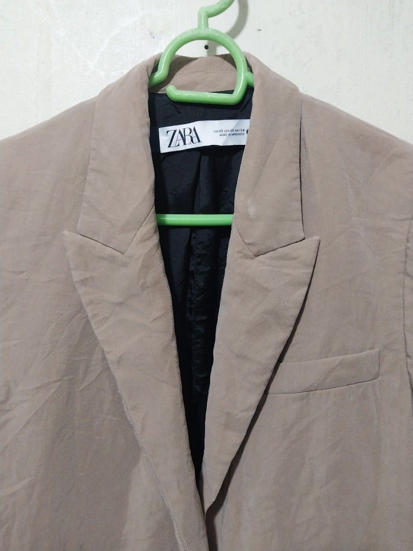 ZARA Brown Single Button Blazer (Category: Coats, Jackets and Outerwear) located in Manila. Submitted by PrinceDani.Clothing (Listing ID 1460761667, Image 3). Description: zara brown women blazer xs on tag 19in width 28in length excellent condition .