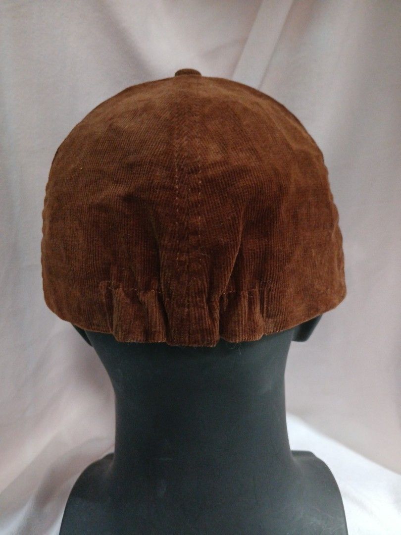 ZARA Corduroy Cap (Category: Caps & Hats) located in La Trinidad. Submitted by dashopperist (Listing ID 1460772384, Image 3). Description: - Brand: ZARA MAN - Color: Brown - Material: Corduroy - Style: Baseball Cap - Features: Classic curved brim, adjustable strap at the back - Lining: Black - Ideal for: Everyday wear, simple and stylish outfits.