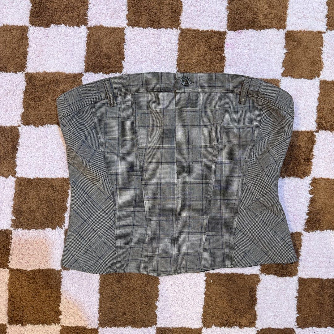ZARA Gray Plaid Corset Top (Category: Others Tops) located in Pasig City. Submitted by chachiscloset (Listing ID 1460888440, Image 1). Description: - Really snatching and flattering - Office siren vibes.