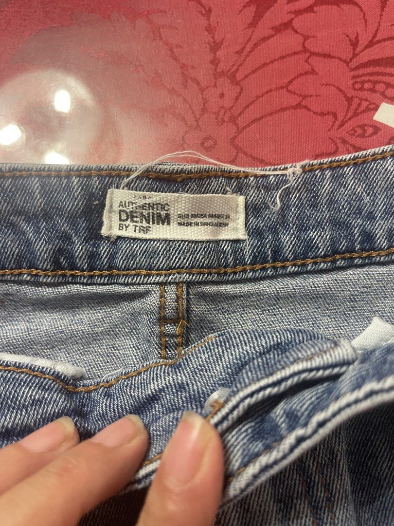 Zara Maong Skirt (Category: Skirts) located in Paranaque City. Submitted by politzki (Listing ID 1460787227, Image 2). Description: Fits size 26.