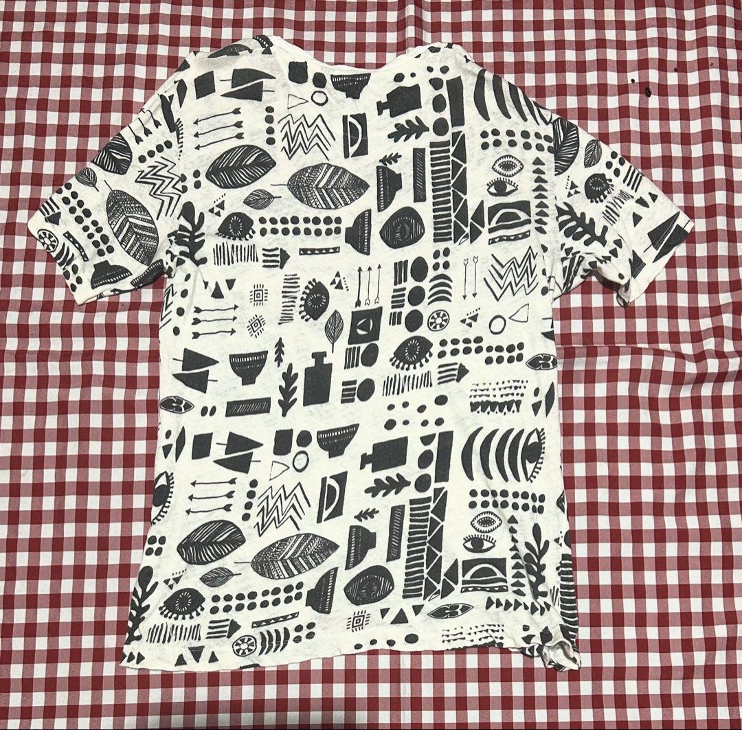 Zara shirt unisex m (Category: Tshirts & Polo Shirts ) located in Plaridel. Submitted by ilovebubu28 (Listing ID 1460859693, Image 2). Description: Preloved. Bought in Zara store. 10/10.