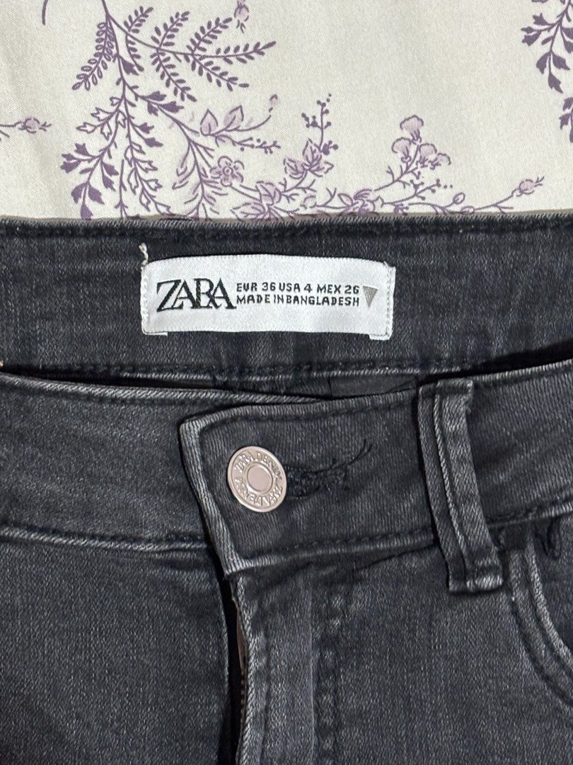 ZARA SHORTS (Category: Shorts) located in Iba. Submitted by byshannenkeith (Listing ID 1460892814, Image 3). Description: Fits up to Medium 27-28.