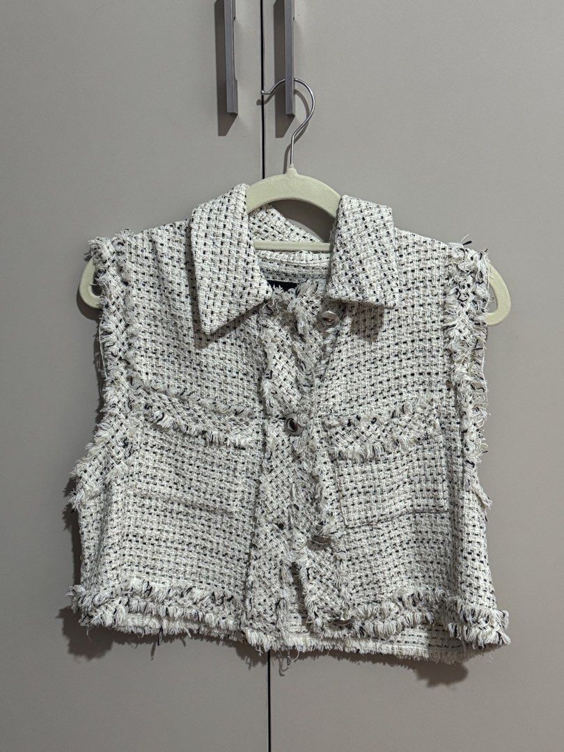 Zara Tweed Sleeveless Vest Jacket (Category: Coats, Jackets and Outerwear) located in Antipolo. Submitted by nyeahsells (Listing ID 1460774865, Image 1). Description: Pre-loved Worn 2x only Size: S Color: off white Flaw: None RFS: decluttering Swipe photos to see more details about the item. Disclaimer: - All sales final (NO RETURN, NO EXCHANGE) - Our shop will not be liable for any damages due to mishandling by the courier - Please manage expect