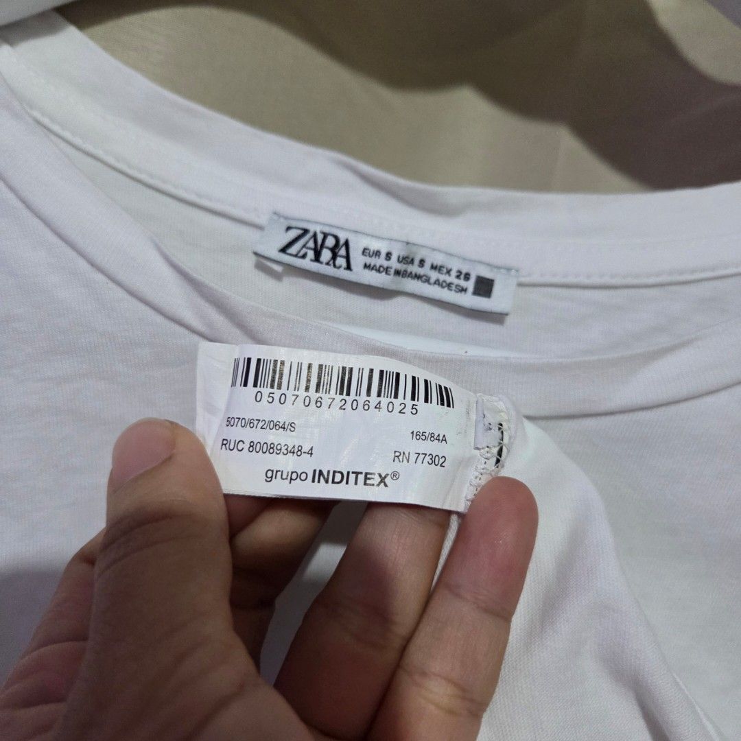 ZARA WHITE TOP (Category: Blouses) located in Santiago. Submitted by fromboxes (Listing ID 1460786412, Image 3). Description: Like new Ships thru J&T Isabela North Luzon Shipping Nationwide No rush shipping 😊😊.