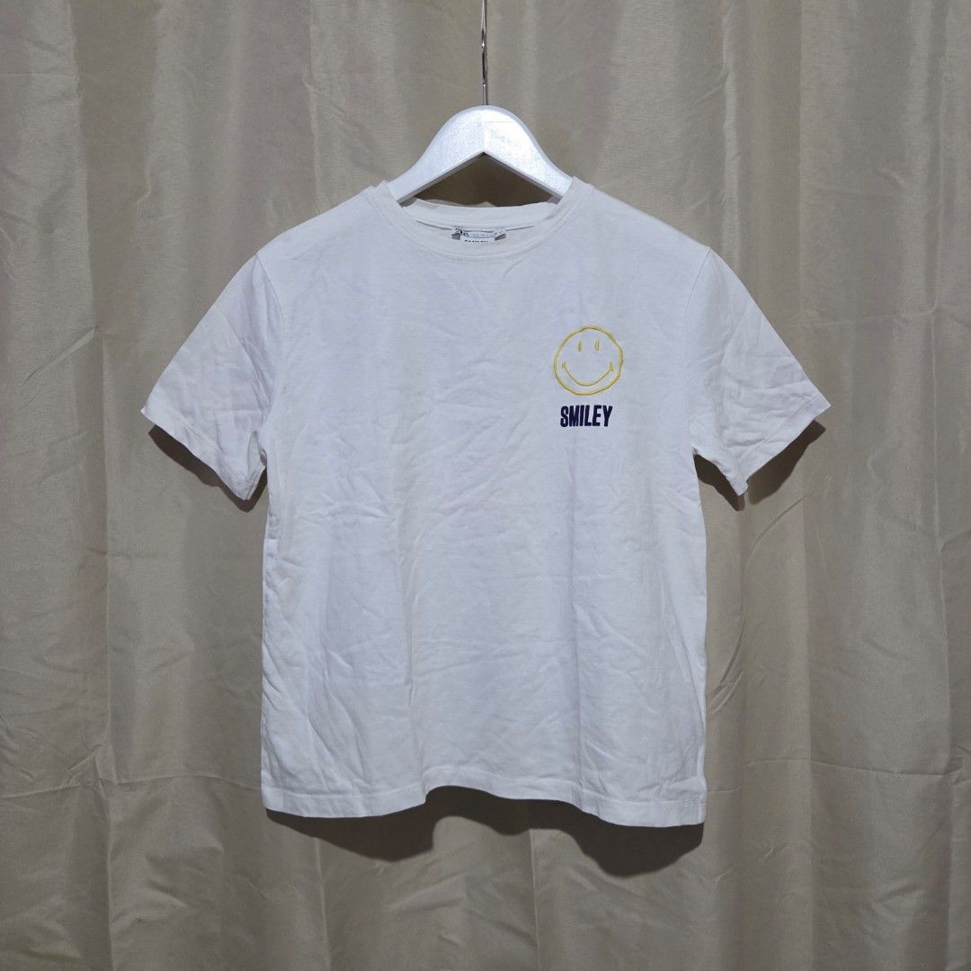 ZARA x SMILEY TOP (Category: Blouses) located in Santiago. Submitted by fromboxes (Listing ID 1460786582, Image 1). Description: Like new Ships thru J&T Isabela North Luzon Shipping Nationwide No rush shipping 😊😊.