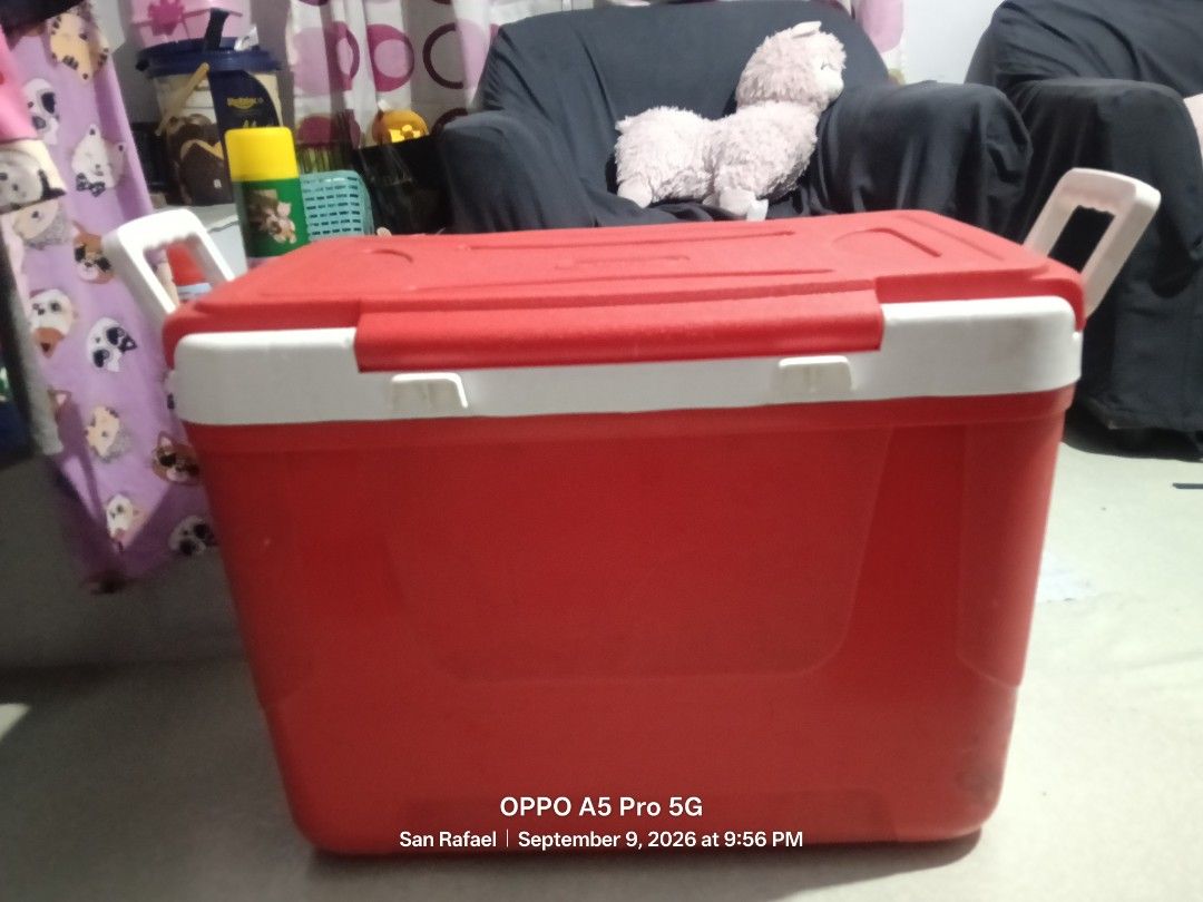 Zooey Cooler 52L (Category: Storage Boxes & Baskets) located in Quezon City. Submitted by zabandzycloset (Listing ID 1460826120, Image 3). Description: Used-Good Condition color : Red 52L Brand: Zooey.