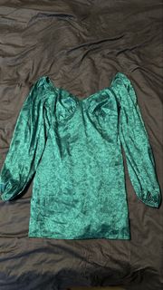 (Category: ) located in . Submitted by apparelbliss (Listing ID 1461056561, Image 1). Description: .