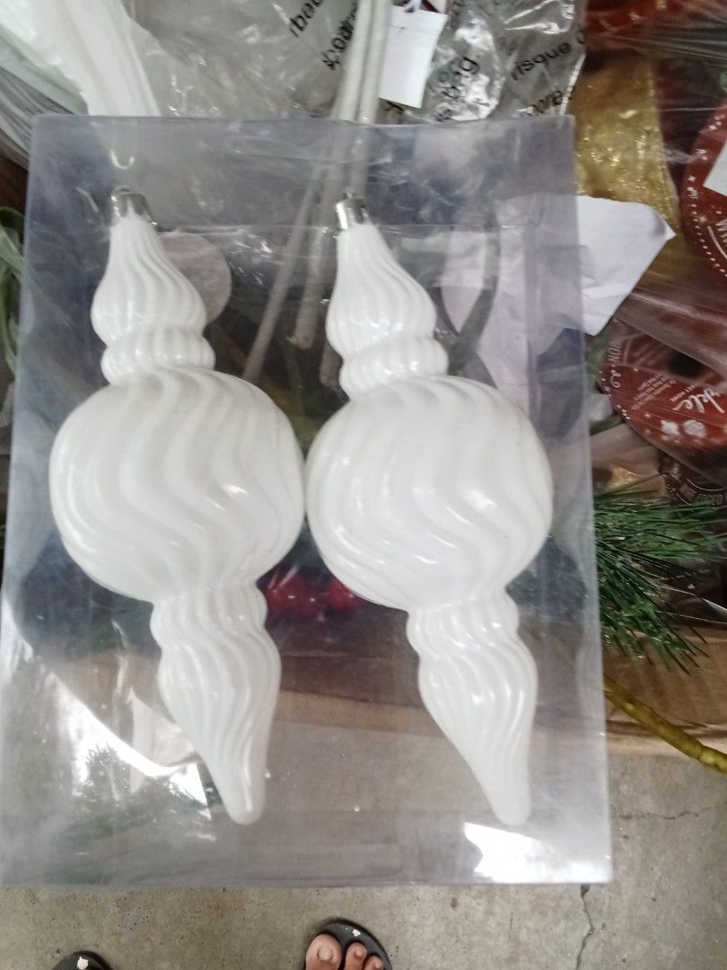 180mm Finial White (Category: Other Home Decor) located in Rizal. Submitted by ellengreen18 (Listing ID 1460999776, Image 1). Description: 9 Packs available Mall Pullout Regular Price:P249/set MOP: Gcash only Sf for buyer's account Deliver thru Lalamove,Grab or JNT.
