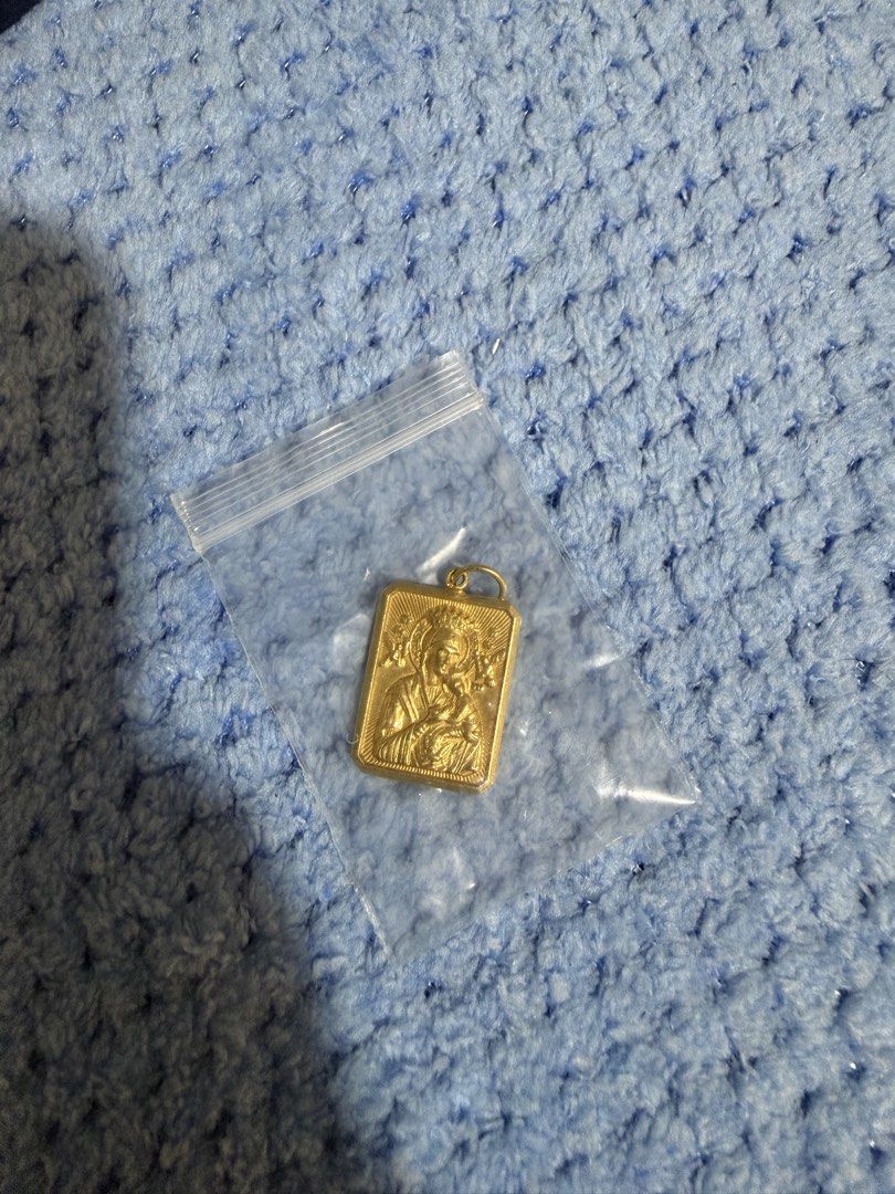 21k gold pendant (Category: Necklaces) located in Quezon City. Submitted by kaylers (Listing ID 1460965377, Image 1). Description: GOLD PENDANT 21 karat 7500 per gram 5.45 grams in total.