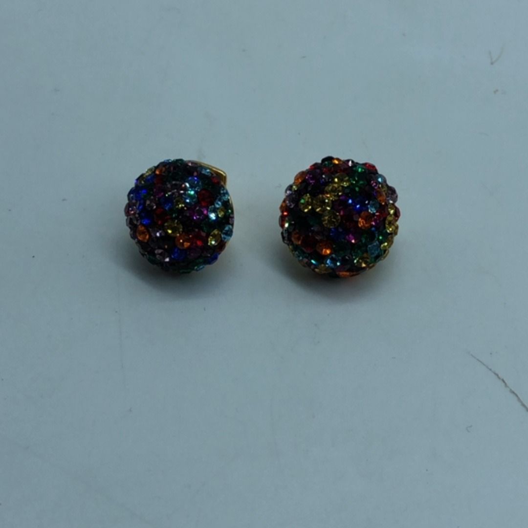 267008900 KATE SPADE ACCESSORRY EARRINGS (Category: Earrings) located in Taguig. Submitted by ecoring.ph (Listing ID 1461009456, Image 2). Description: ◆CONDITION: B+ ◆DESCRIPTIONS: (Other defects/info:) The earring has minimal scratches, dents, tarnish, and signs of use. ◆INCLUSIONS: NONE ⚠︎Please note that all sizes are approximate and may vary slightly. ⚠︎Please be reminded to always carefully check/read the provided/written description(s) of 