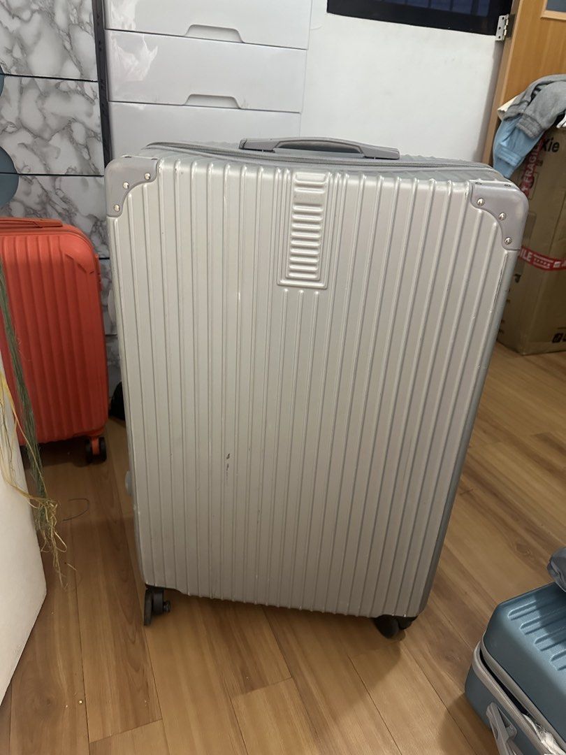 28inch LUGGAGE (Category: Luggage) located in Antipolo. Submitted by infatuation.ph (Listing ID 1460941867, Image 1). Description: bought in orange app (no brand) used it for so many international trips flaws: natanggal yung isang part sa gulong, but still works its purpose zipper isa nalang, natanggal din isa if you have luggage cover, must do. para maka sure ka di bubuka ang luggage. pero used it for several times na wala cover, very safe 😊 Ha