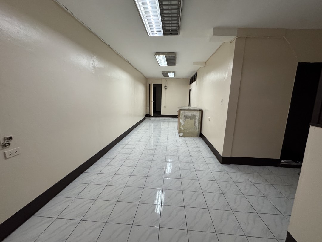 (Category: ) located in . Submitted by dimlolt (Listing ID 1460934377, Image 1). Description: .