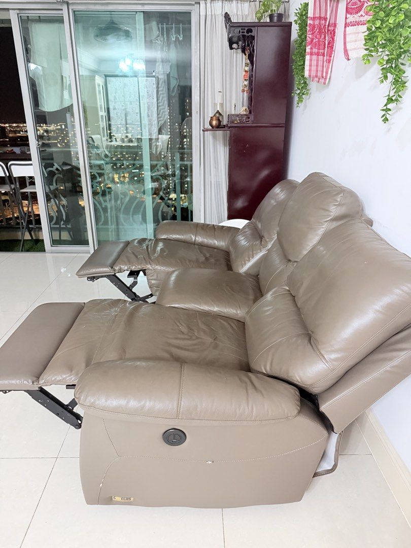 3 seater recliner Sofa （分類：梳化）位於 Hong Kong。 由 prosenjeet56486 提交（商品編號 1461040309，圖片 2）。簡介： 。