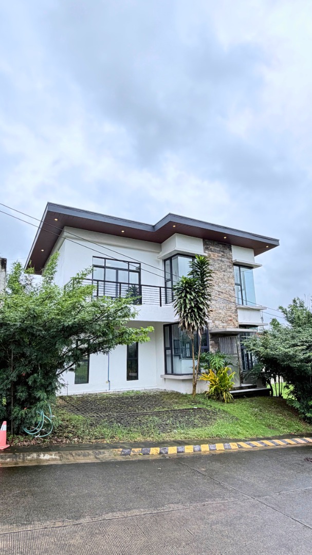 (Category: ) located in . Submitted by remax.portfolio (Listing ID 1460975071, Image 1). Description: .