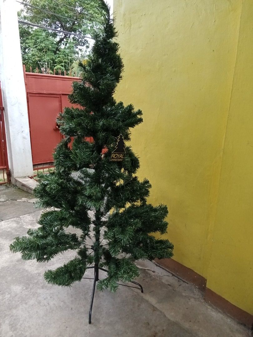 6' X'mas Tree (Category: Artificial Plants & Flowers) located in Rizal. Submitted by ellengreen18 (Listing ID 1460994149, Image 1). Description: One Piece available Royal Brand fr Rustan's Mall Pullout MOP: Gcash only Sf for buyer's account Deliver thru Lalamove,Grab or JNT.