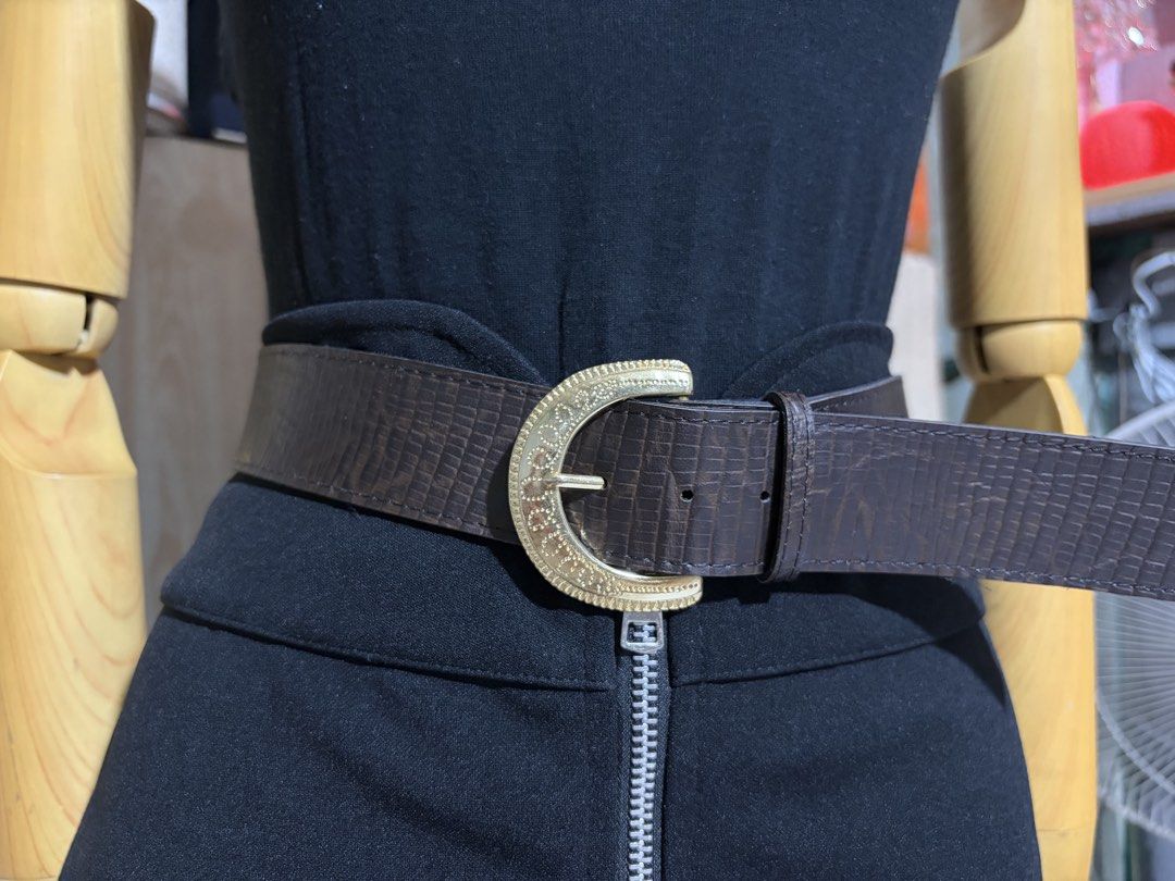 8. Brown Leather Belt 46 (Category: Belts) located in Quezon City. Submitted by wagwagan_ukay_blues (Listing ID 1461041745, Image 1). Description: from Japan in good condition Please expect signs of usage hole size -27”x-29” width -1.5” overall -34”.