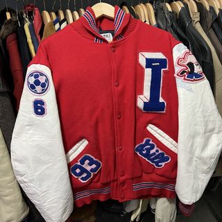 (Category: ) located in . Submitted by itsvintageclothing (Listing ID 1461011610, Image 1). Description: .