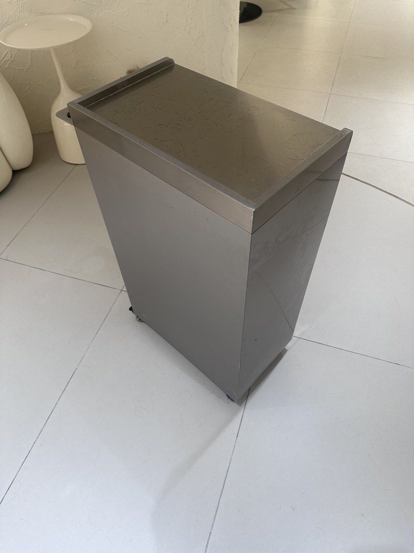 定製工具車 （分類：其他家居傢俬）位於 Hong Kong。 由 mannnnnn_. 提交（商品編號 1460983557，圖片 3）。簡介： 定製工具車 80cm X 50cm X 30cm 不議價🙅🏻‍♂️。