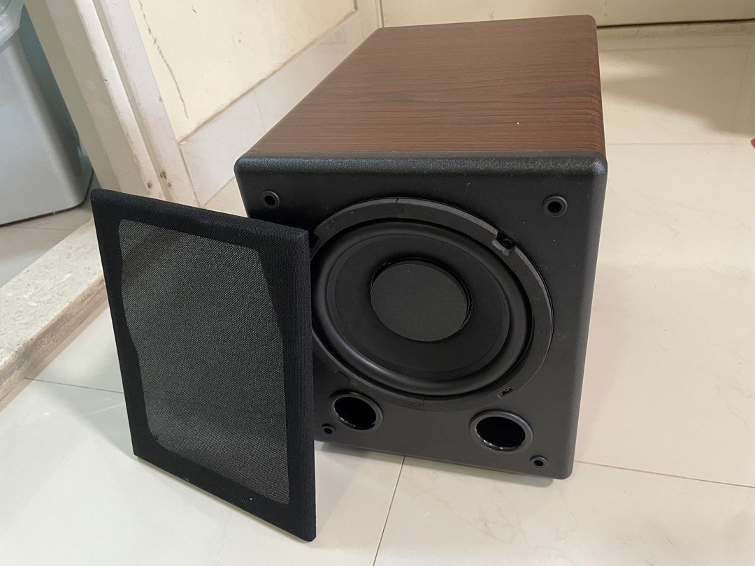木紋色無源低音炮喇叭 （分類：Soundbar、揚聲器、藍牙喇叭、耳擴）位於 Hong Kong。 由 vision23 提交（商品編號 1461000895，圖片 3）。簡介： 木紋色嘅無源低音炮喇叭，前面有黑色網罩。極度新，99.9%新。少用。請注意，係無源低音炮。。