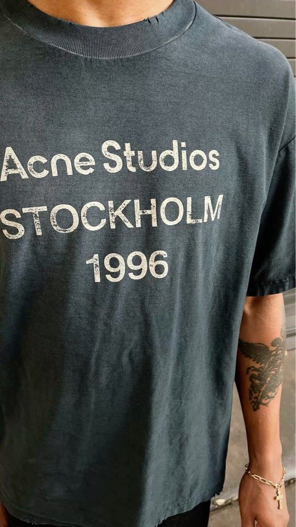 Acne Studios Tee - Black (Category: Tshirts & Polo Shirts ) located in Manila. Submitted by cckeachper25095 (Listing ID 1460942566, Image 2). Description: brand new sizes: s-xl.