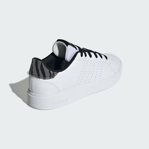 ADIDAS BRAND NEW SHOES (Category: Sneakers) located in Pasig City. Submitted by thriftshop_bydom (Listing ID 1461006649, Image 2). Description: SIZE: US 8 WOMENS NEVER USED WITH BOX AND EXTRA LACE MEET UP: PASIG AREA.