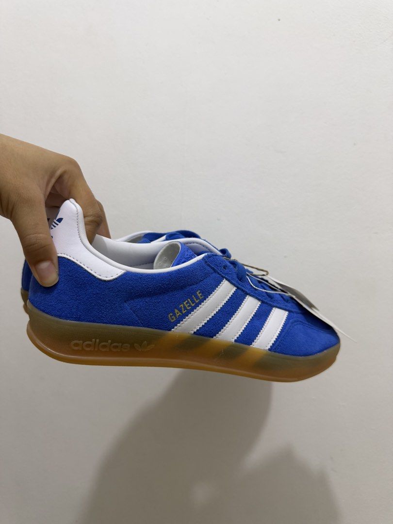 ADIDAS GAZELLE INDOORS (Category: Sneakers) located in Manila. Submitted by bustamante19936 (Listing ID 1461062741, Image 2). Description: Selling my BRANDEW ADIDAS GAZELLE INDOOR WOMENS SIZE: 7.5 US ORIG PRICE: 7,300 PHP ASKING PRICE: 6000 PHP RFS: WRONG SIZE WITH ORIG BOX AND FREE PAIR OF WHITE LACE LOC: ANGELES CITY, PAMPANGA IF YOUR ARW INTERESTED PLEASW REACH OUT TO THIS NUMBER 09561974285 (AIKA BUSTAMANTE) Thank you!! .