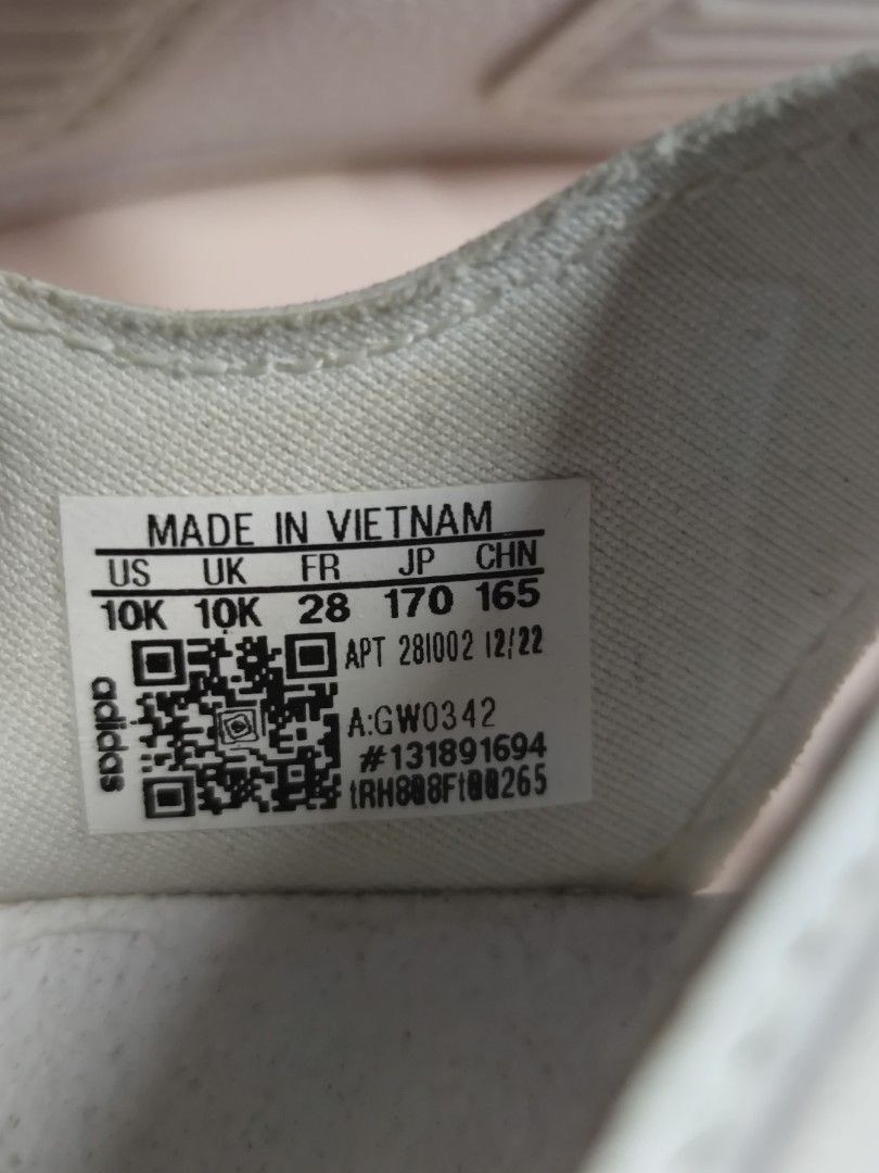 Adidas Kids White Velcro Strap Sandals (Category: Babies & Kids Fashion) located in Dagupan City. Submitted by jhazrightshop (Listing ID 1461009032, Image 3). Description: - White Adidas Kids Sandals - Size: 10K - Features easy-to-adjust Velcro straps - Made in Vietnam - Shows minor scuffs from normal wear, but still has plenty of life left.