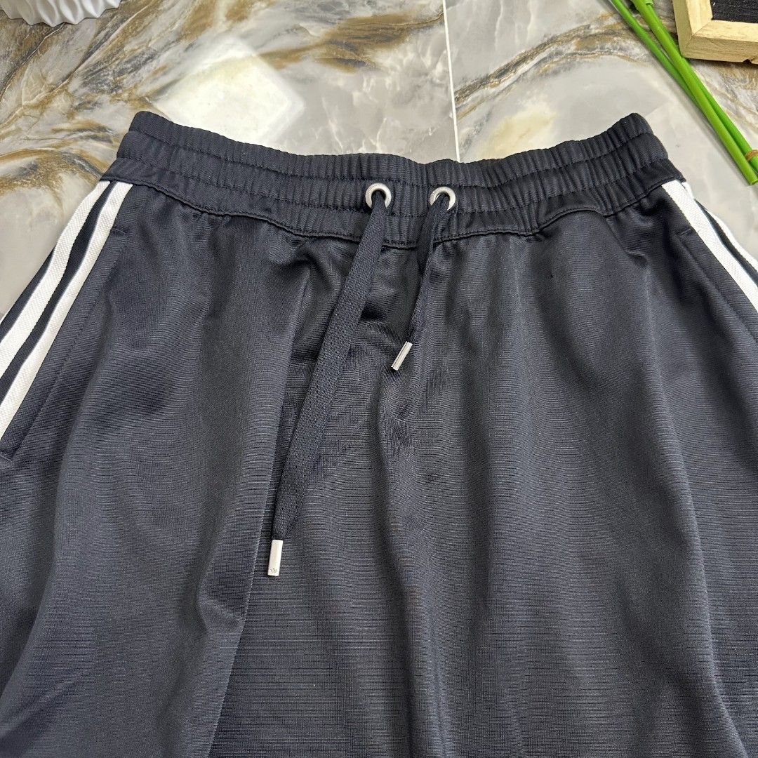 Adidas MiniSkirt (Category: Skirts) located in Baguio. Submitted by kayeonlineshop (Listing ID 1461000799, Image 2). Description: black Adidas Originals mini skirt featuring the iconic white 3-Stripes and a drawstring waist w-max 32 l 16 H64.