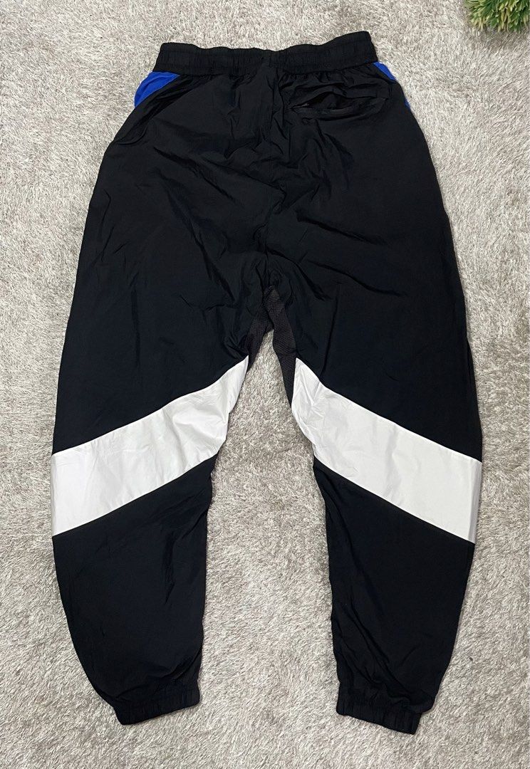 adidas mo shape jogger pants (Category: Joggers) located in Las Pinas. Submitted by moncaz2461827 (Listing ID 1461041460, Image 3). Description: Ad!d@s MO shape woven pants Size medium on tag Waist 28-31 Length 39.5 Hem 5-6 inches (para sa maliliit na paa) Good as new condition Color rate 10/10 No issue .