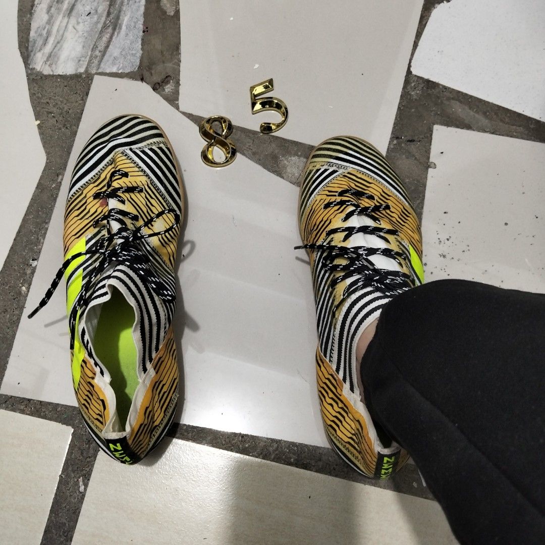 Adidas nemeziz (Category: Sneakers) located in El Salvador. Submitted by francheskaukayukay (Listing ID 1461014246, Image 1). Description: .