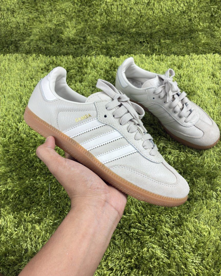 Adidas Samba OG Aluminum Gum (Category: Sneakers) located in Lucena. Submitted by shopdotmane (Listing ID 1461065122, Image 2). Description: Adidas Samba OG Aluminum Gum Size 5 1/2 on tag Fits up to 6.5-7 women’s Still in excellent condition .
