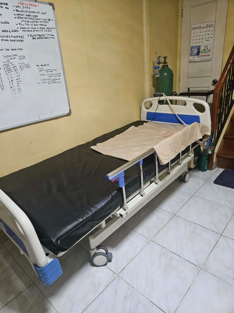 ADJUSTABLE BED — 6 MONTHS USED (Category: Medical Supplies & Tools) located in Quezon City. Submitted by rombomaqui (Listing ID 1461057280, Image 1). Description: 6 MONTHS USED — GOOD AS NEW! 2 Crank Bed for Sale Well-maintained and gently used for only 6 months. In very good condition and fully functional. Features: • Adjustable headrest/backrest — manually operated using hand cranks • Collapsible side rails with safety locks • Locking caster wh