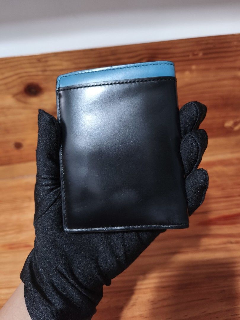 Agnès b. Leather Wallet (Category: Wallets & Card holders) located in Baguio. Submitted by queenlyne_vintage_rare_finds (Listing ID 1461024642, Image 3). Description: .