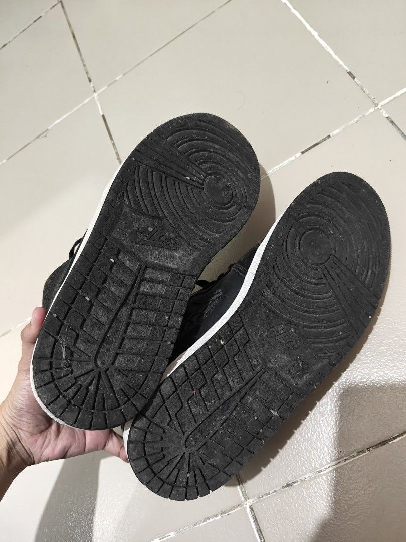 Air Jordan 1 Mid Black Elephant Print (Category: Sneakers) located in Manila. Submitted by swiftbird-4ce2 (Listing ID 1461088084, Image 3). Description: - Black Air Jordan 1 Mid sneakers - Features classic elephant print on heel and toe box - Black laces - White and black soles - Minor scuffing on soles and uppers - Still has a lot of life left.