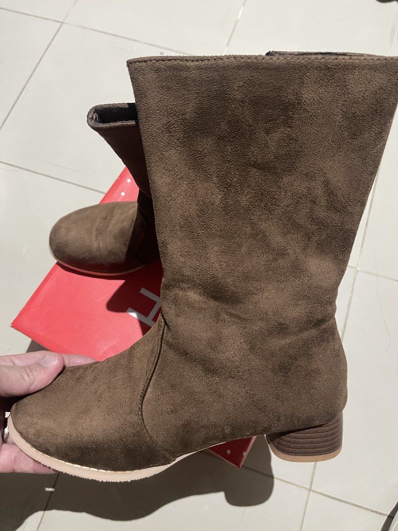 Alaina Camel Suede Boots Size 37 (Category: Boots) located in Manila. Submitted by brahma806 (Listing ID 1461065900, Image 1). Description: Brown suede boots with side zipper and low heel. Includes original box. Style 02102-0715. .