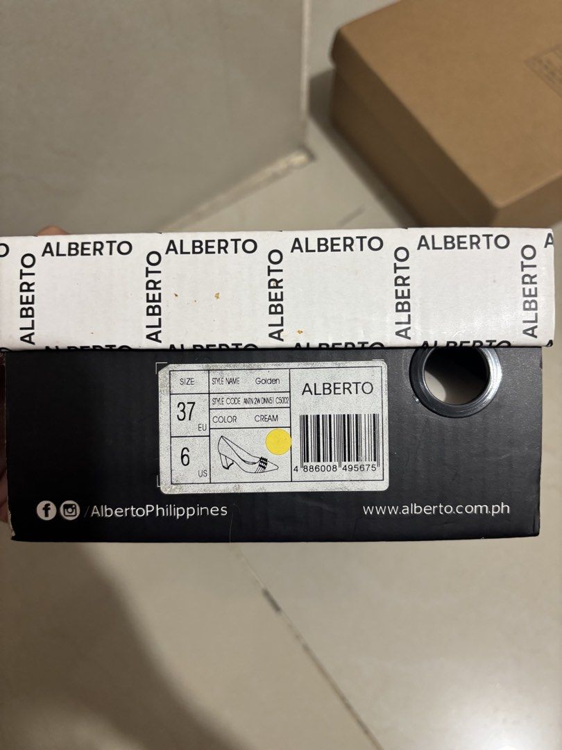Alberto Herls (Category: Heels) located in Manila. Submitted by declutterwithbeyuh (Listing ID 1460931344, Image 3). Description: graduation heels used once only.