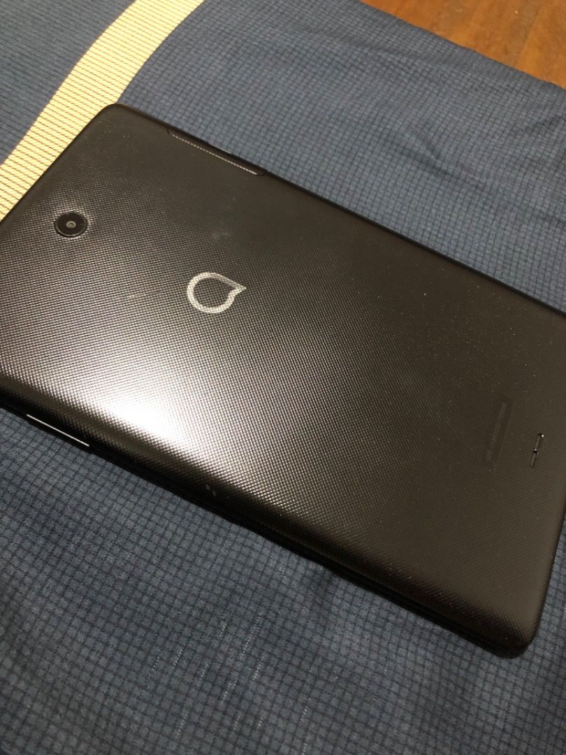 ALCATEL TABLET (Category: Android) located in Quezon City. Submitted by rav_rav_ (Listing ID 1461072483, Image 3). Description: ALCATEL TABLET COLOR: black ISSUE/CONDITION: little dirt inside the screen but doesn't affect the performance (all working) LOCATION: quezon city MOP: gcash/maya MOD: lalamove.