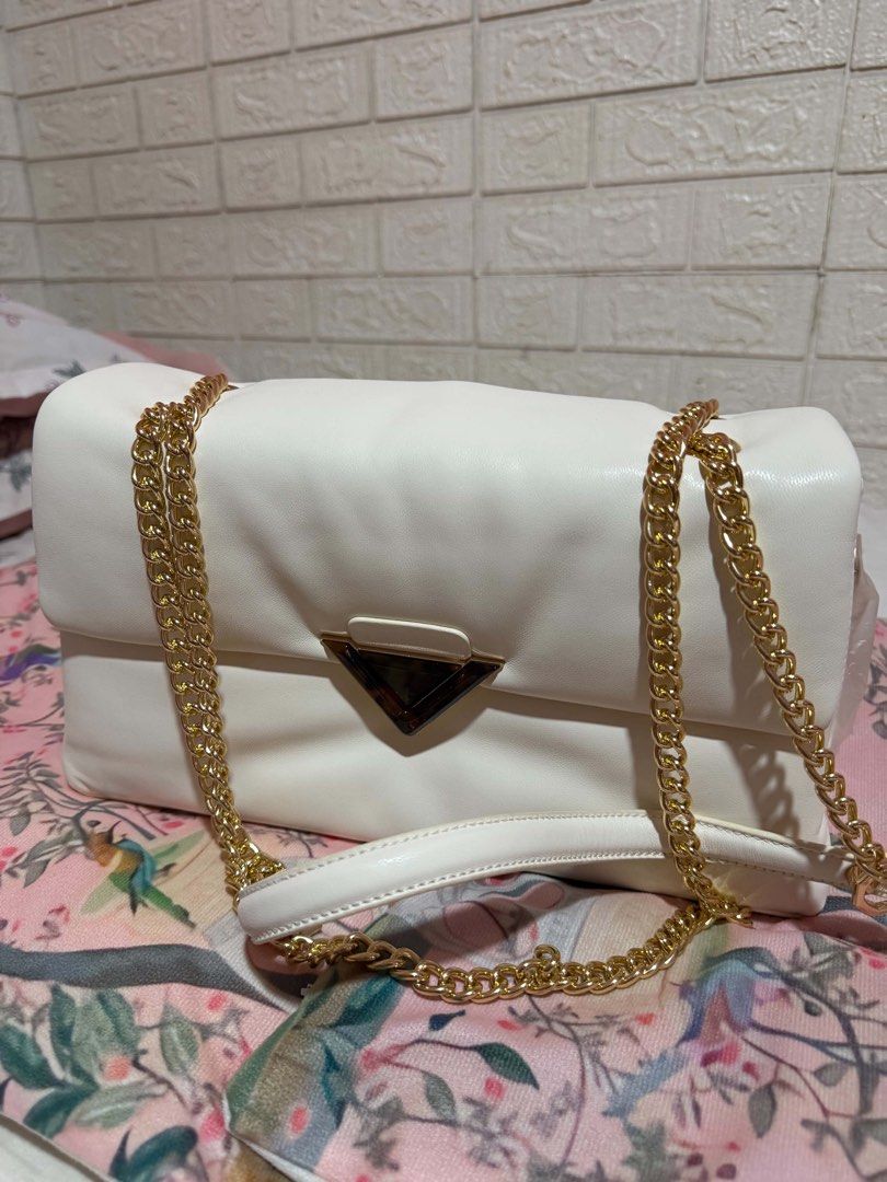 Aldo Large Softpuff Bag (Category: Luxury Bags & Wallets) located in Quezon City. Submitted by mmbjr (Listing ID 1461023134, Image 2). Description: Aldo Large Softpuff (Bone) - unused (received a gift that i like more haha) - selling for 2,000 but negotiable - rfs: not gonna use - shipping: buyer’s choice - mop: gcash/gotyme/maribank - loc: san mateo, rizal.