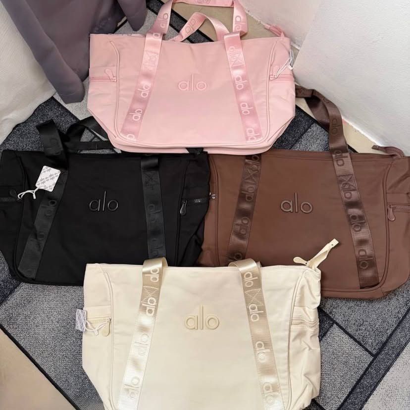 Alo Everyday Tote Bag (Category: Tote Bags) located in Guinobatan. Submitted by jadieee_young22 (Listing ID 1461069931, Image 1). Description: Alo Everyday Tote Bag ₱1,599 each ₱1,350 each - min. of 2pcs • premium quality • spacious • goods for school or work or travel!.