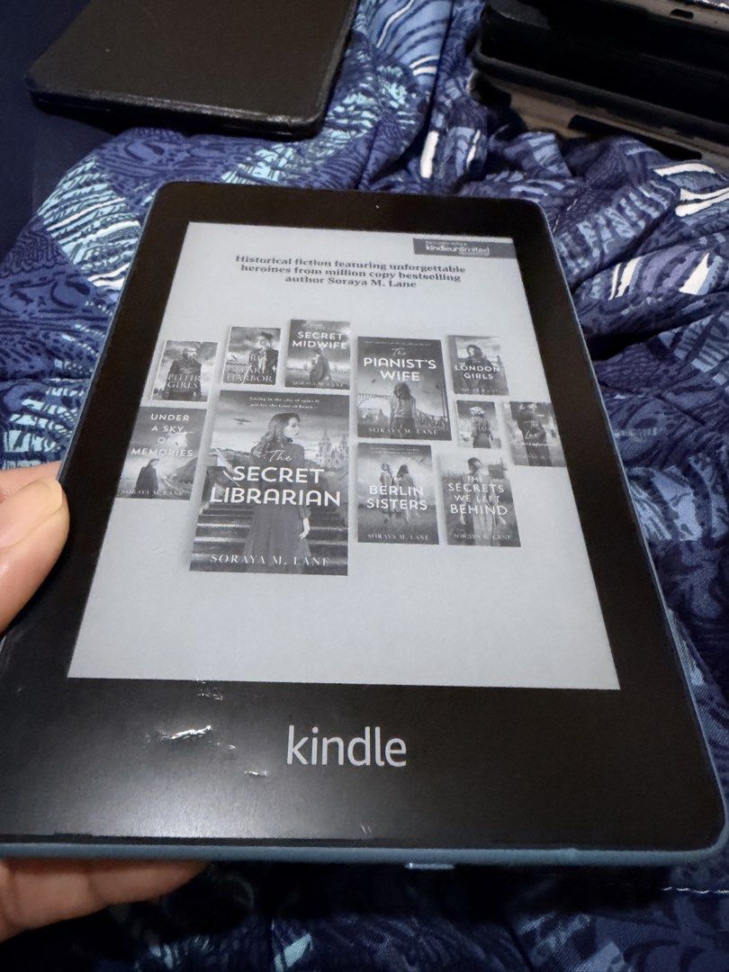 Amazon Kindle Paperwhite 10th Gen (Category: E-Readers) located in Paranaque City. Submitted by hannah.agupit (Listing ID 1460942248, Image 2). Description: Unit and cable for charging Issues: some scratches and dents as seen on pics but all is working as usual Ready to use.
