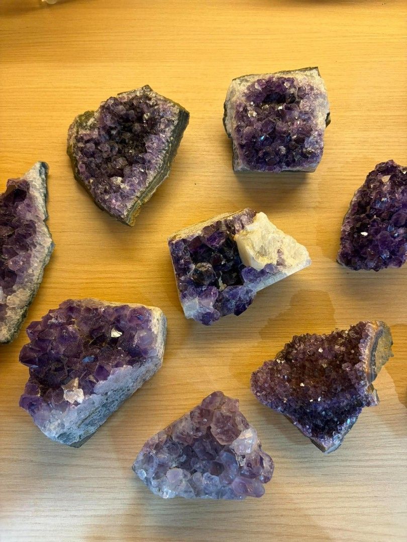 Amethyst Stone Raw Specimen (Category: Precious Stones) located in Manila. Submitted by george_yna (Listing ID 1461114811, Image 1). Description: Tranquilizing stone that helps soothe stress, ease anxiety, and promote peaceful sleep..