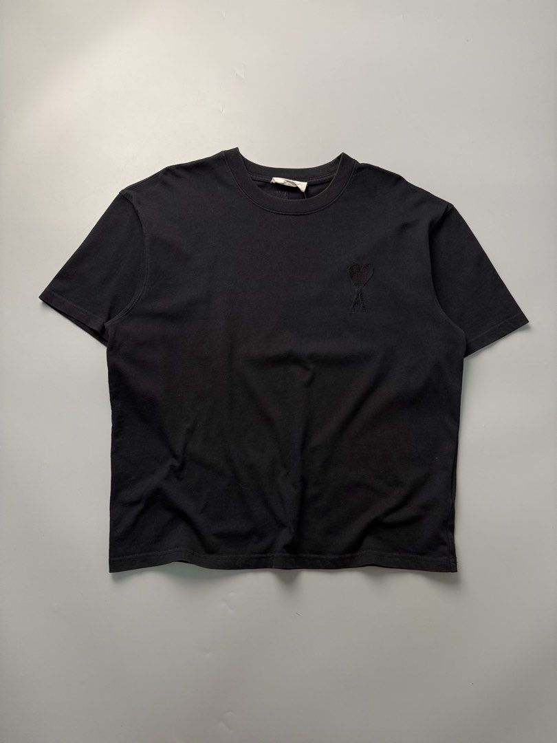 Ami embroid (Category: Tshirts & Polo Shirts ) located in Pila. Submitted by villanueva80826 (Listing ID 1461069803, Image 1). Description: Ami embroid Size:large •Width:22 •Length:25 •Condition: 9.5/10 •Color rate:9.5/10 Mine:780 +Shipping fee Issue:none .