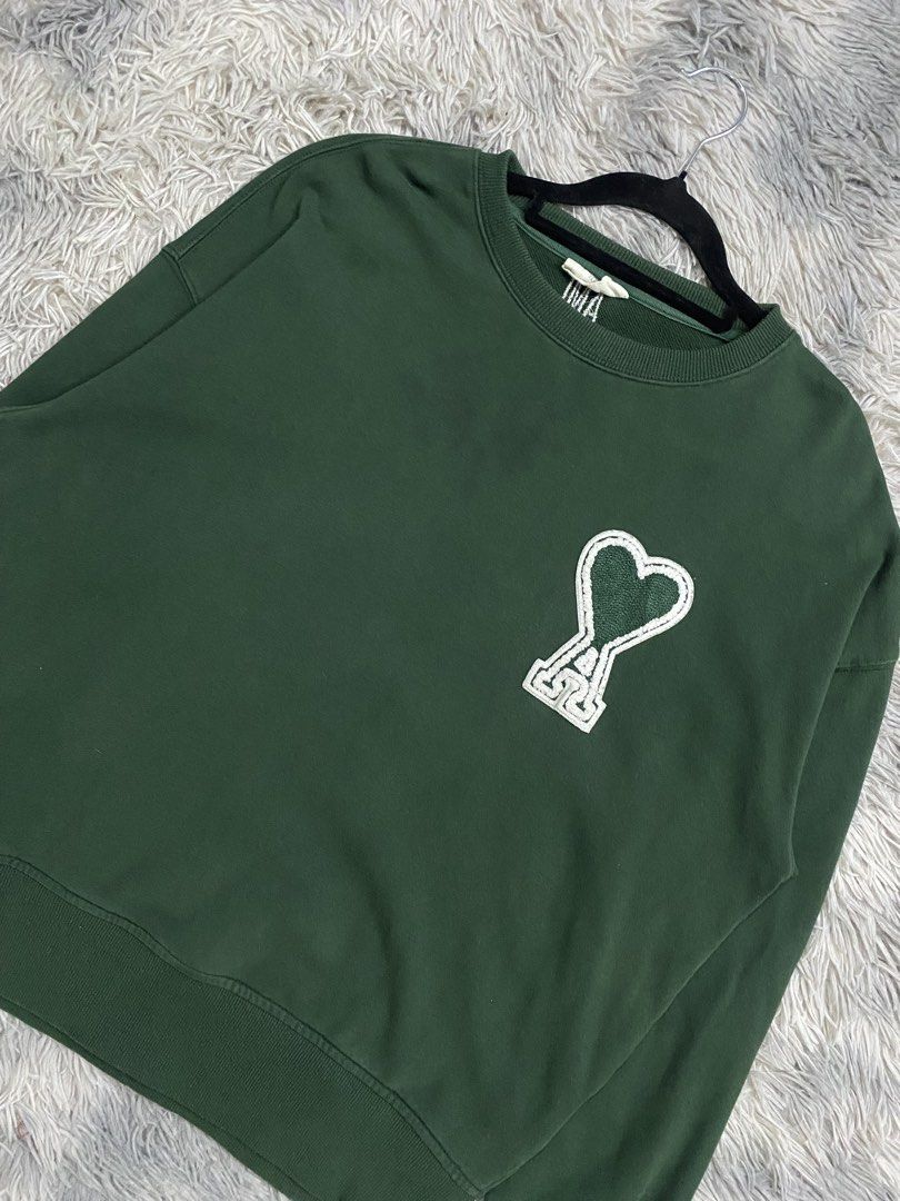 Ami Sweater (Category: Coats, Jackets and Outerwear) located in Manila. Submitted by kurtmnla (Listing ID 1461088921, Image 2). Description: Ami Sweater Size M fit/ Unisex Dimes 23 x26 Good condition/ no issue 📍Quezon city.